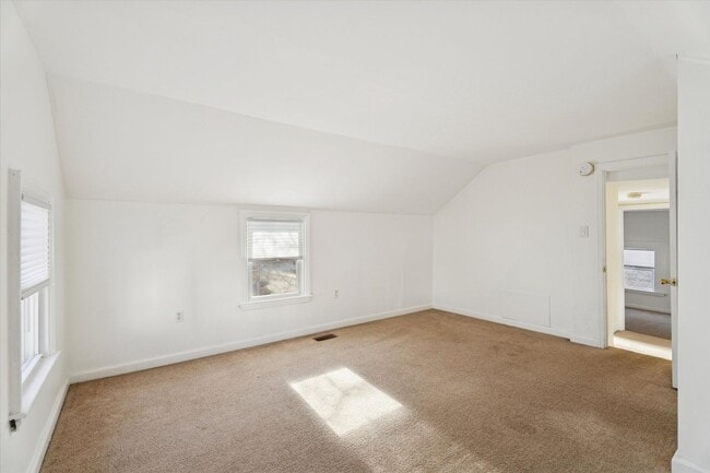 Building Photo - Charming 2-Bedroom Single-Family Home with off Street Parking