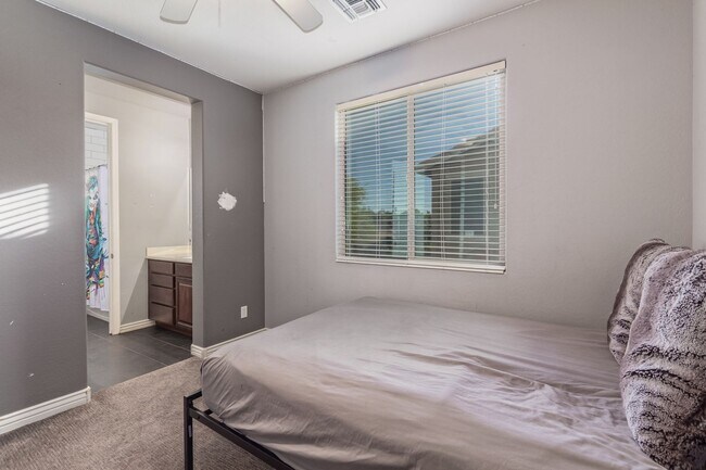 Building Photo - INCREDIBLE Executive Style homes in the po...