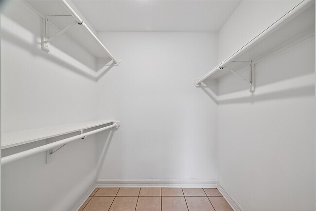 Building Photo - 14238 Pinewest Dr