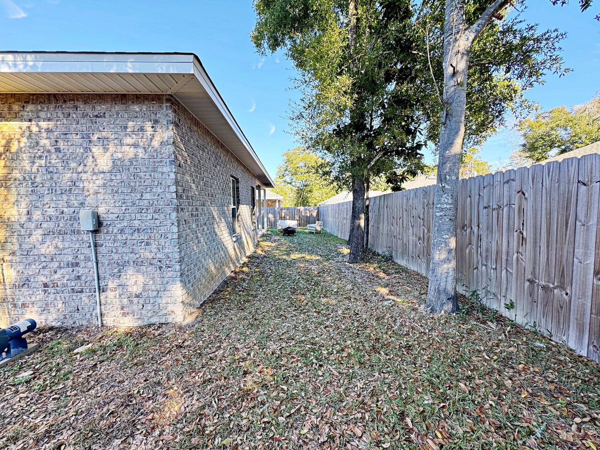 Building Photo - 420 Little John Rd