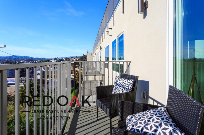 Building Photo - 1011-1013 Everett St-B-213