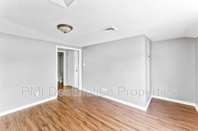 Building Photo - 9408 East 23rd St S