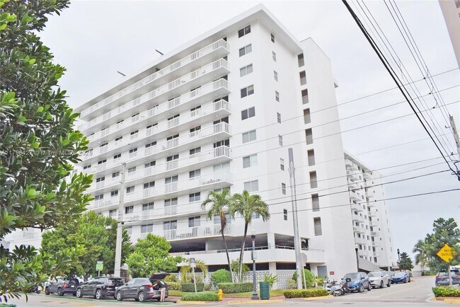 Building Photo - 401 Ocean Dr