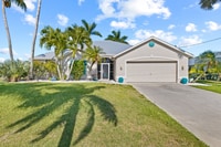 Building Photo - 2543 SW 15th Ave