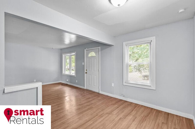 Building Photo - 1210 St Richard Dr