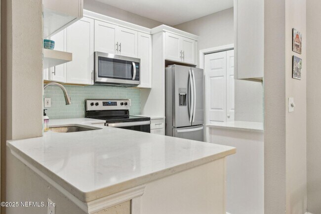 Building Photo - 160 Veracruz Dr