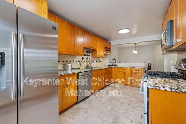 Building Photo - 2930 Northampton Dr