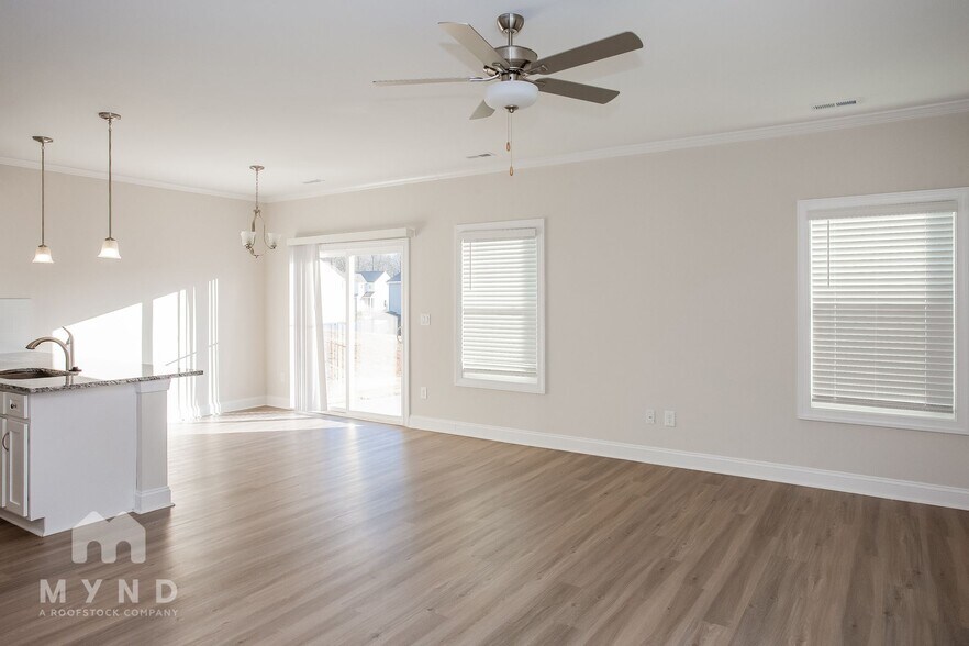 Building Photo - 207 Susannah St