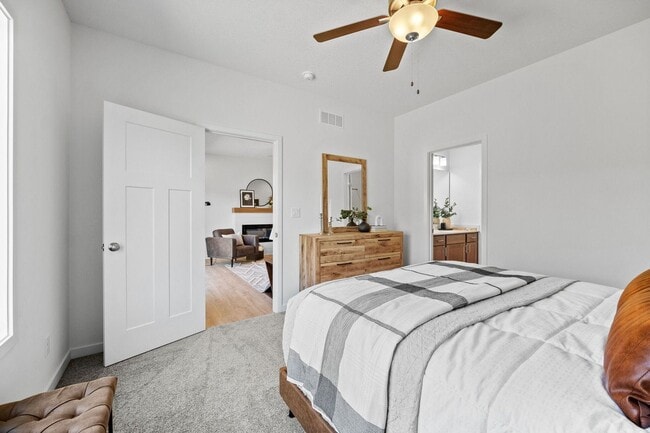 Building Photo - Townhouse for Rent