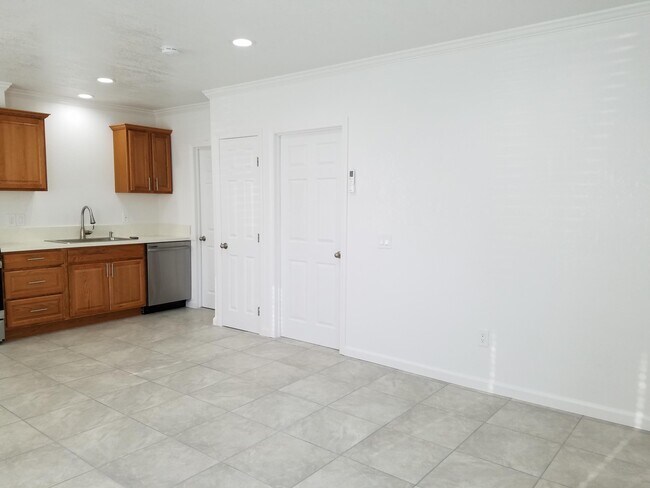 Building Photo - 38232 Meadow Ln