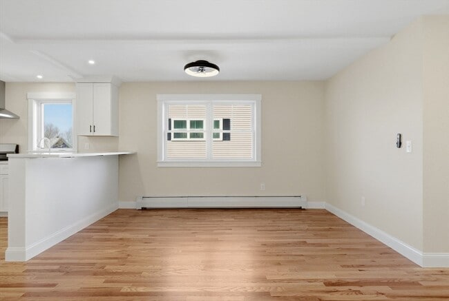 Building Photo - 20 Beacon St