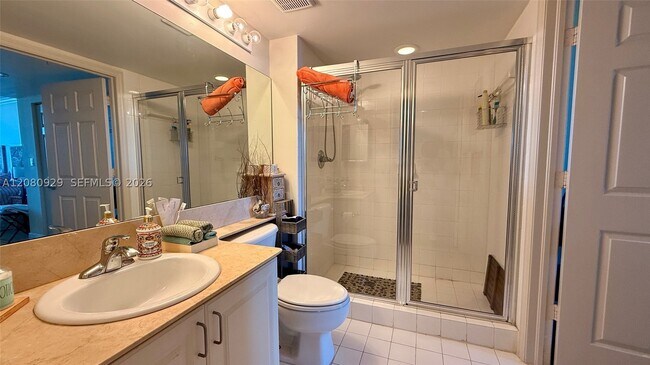 Building Photo - 1155 Brickell Bay Dr