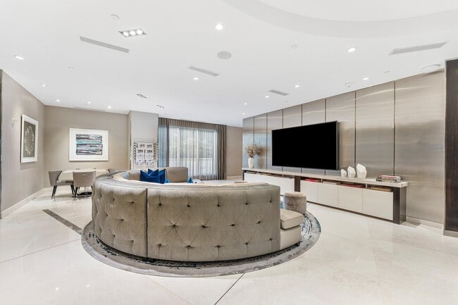 Building Photo - 6000 Island Blvd