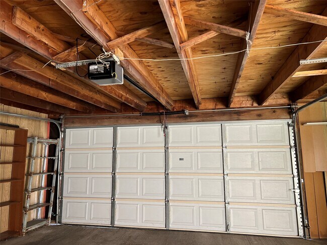 Building Photo - 2372 Woodland Park Dr