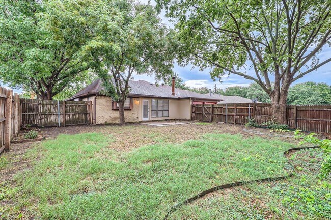 Building Photo - 1304 Seabrook Dr