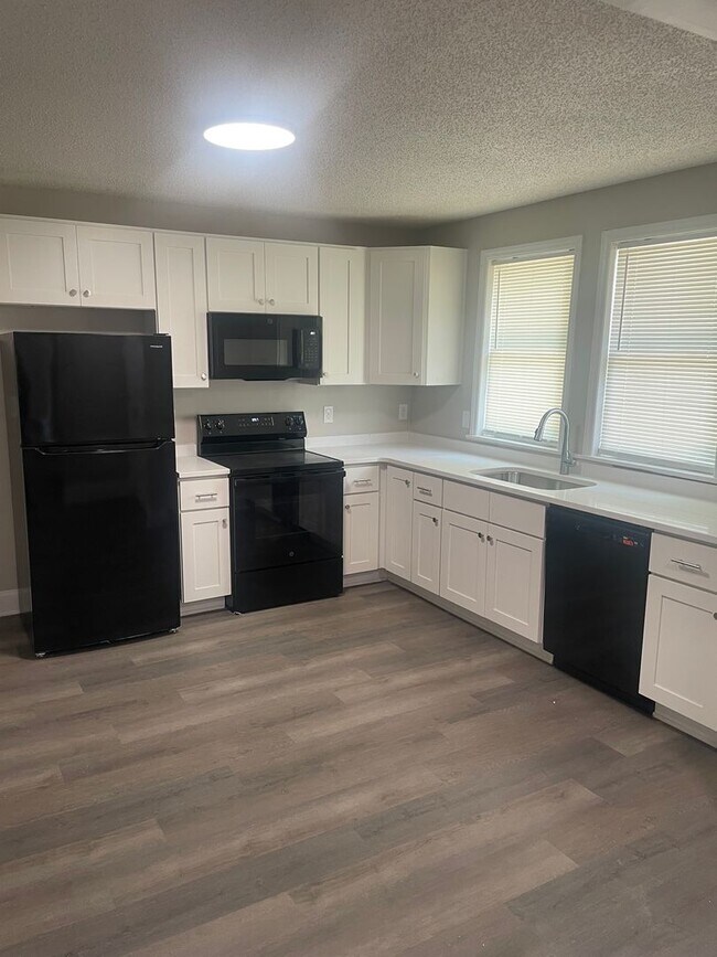 Building Photo - 4509 Lansing Dr