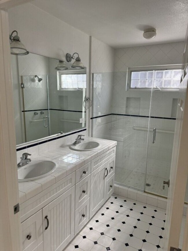 Building Photo - Charming 2 Bedroom/1 Bath House Downtown SLO