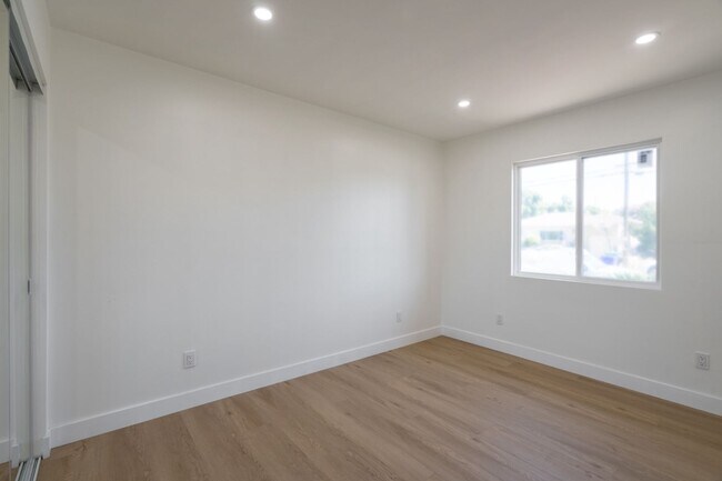 Building Photo - Central air conditioning!