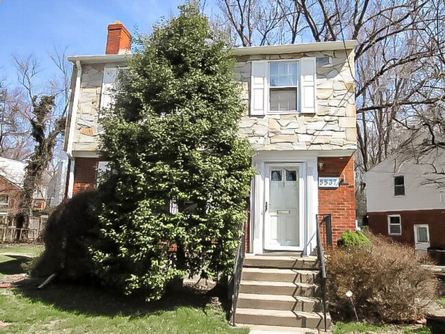 Building Photo - Ideal 3 Bedroom 2 Bath Colonial Just Over ...