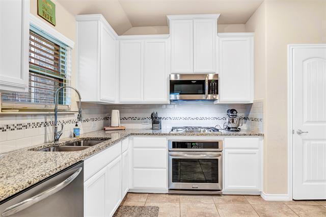 Building Photo - 10100 Levelland Pl