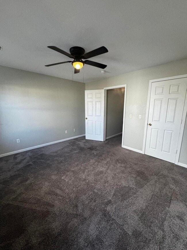 Building Photo - 230 Mousas Way