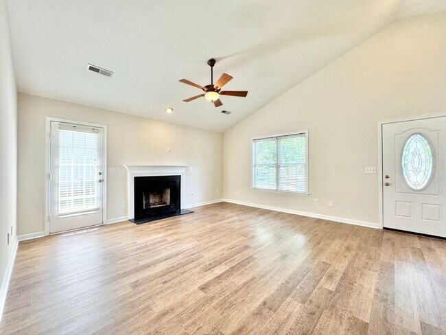 Building Photo - Adorable 3 Bedroom Home in High Point!