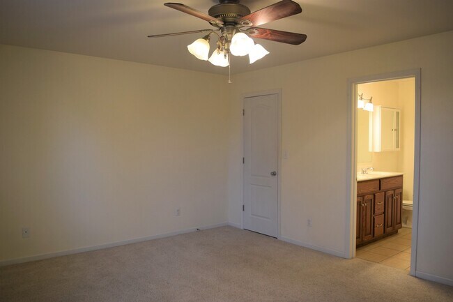 Building Photo - 3-Bedroom Home with Room to Roam – Fenced In Backyard