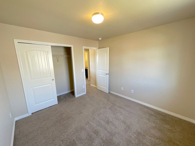 Building Photo - 3 Bedroom Home Available Near S Marksheffel Rd & Fontaine Blvd!