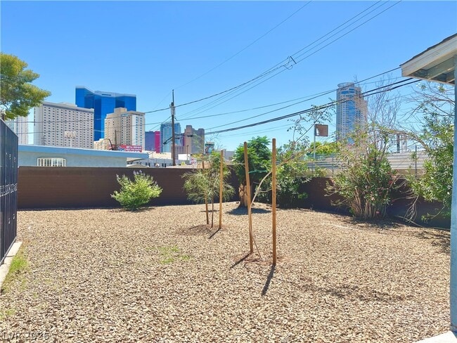 Building Photo - 2300 Santa Clara Dr