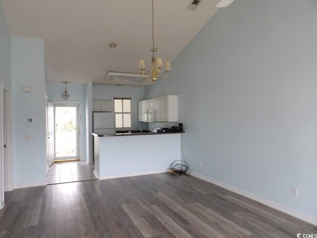 Building Photo - 901 W Port Dr