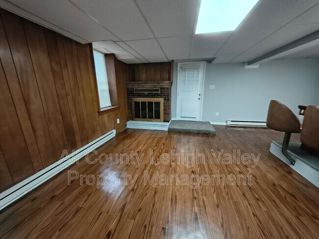 Building Photo - 15 N Jerome St
