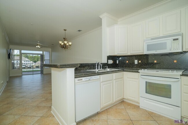 Building Photo - 12386 River Highlands Dr