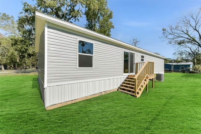 Building Photo - 25150 Faraway Ln