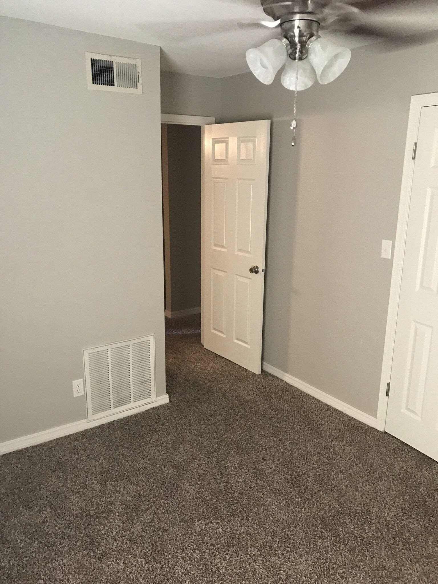Building Photo - 825 Hardy Springs Cir