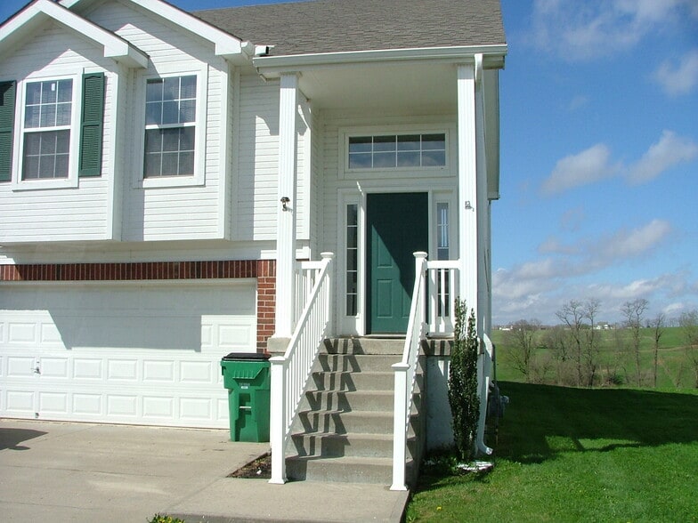 Building Photo - 3120 Eagle Ridge Dr