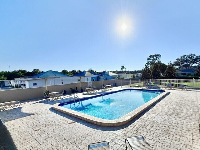 Building Photo - 2131 Ridge Rd