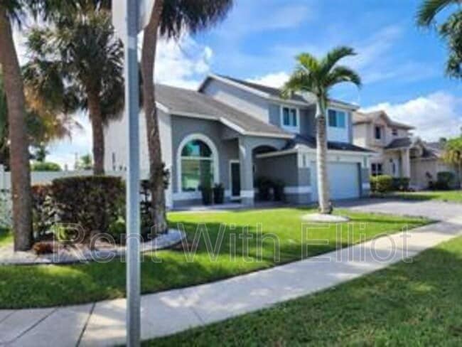 Building Photo - 9700 SW 16th Ct