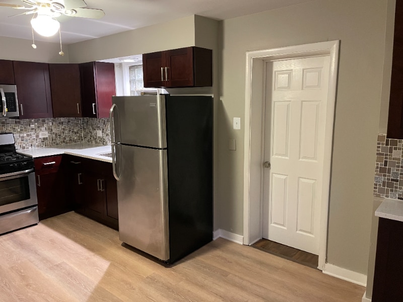 Building Photo - 320 Callan Ave