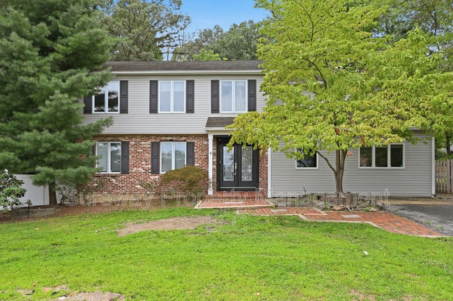 Building Photo - 342 Quaker Rd