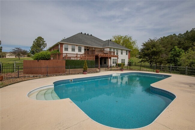Building Photo - 14198 Rolling Hills Dr