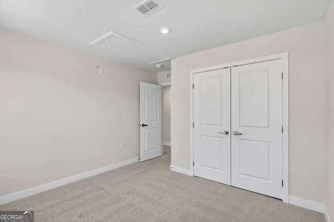 Building Photo - 325 Enchanted Ct