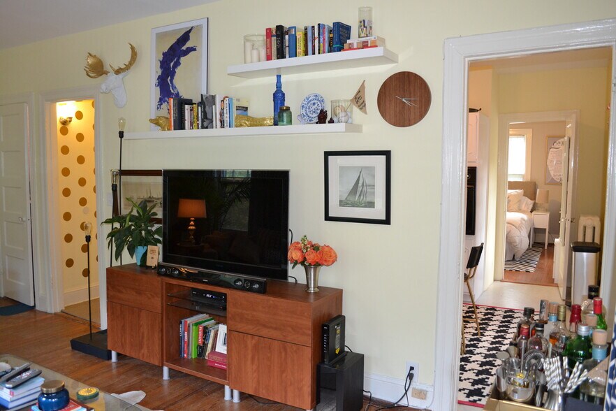 LR4 - 2250 Cathedral Ave NW