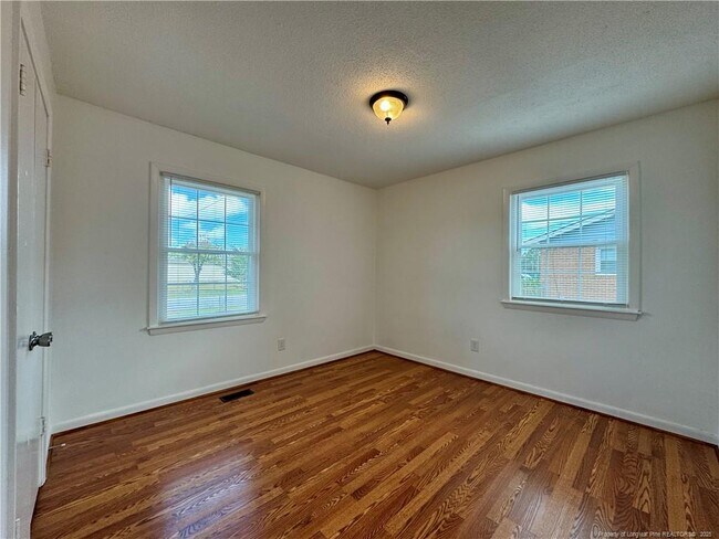 Building Photo - 703 Odell Rd
