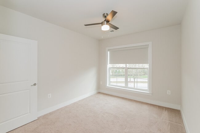 Building Photo - 102 St Ives Pl