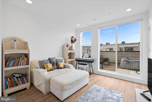 Building Photo - 7345 Blade Dr