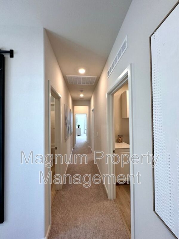 Building Photo - 25147 Hunter Ave