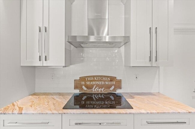 Building Photo - 1635 Seabreeze Blvd