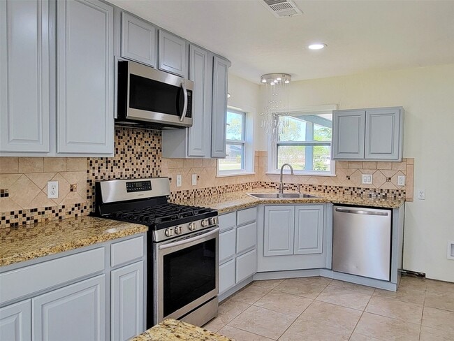 Building Photo - 519 N Shady Ln