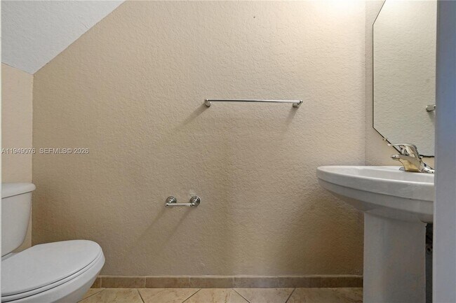 Building Photo - 3533 Sonoma Dr