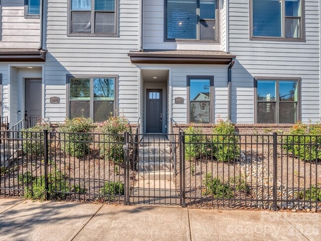 Building Photo - 5862 Ardrey Kell Rd